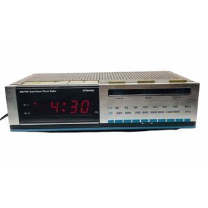 VTG 70s JCPenneys Walnut AM/FM Alarm Clock Radio Model 680-3000 Electric/Battery